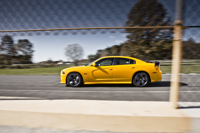 Dodge Preps New Charger SRT8 Super Bee for 2012