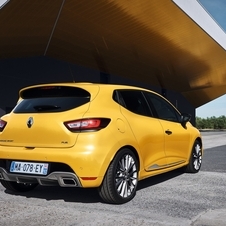 The Clio RS receives modifications on the grill, bumpers and rear lights