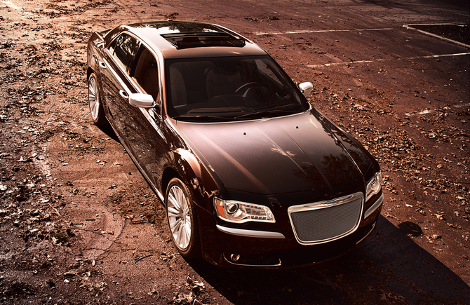 Chrysler's New Flagship: the 300 Luxury Series Sedan