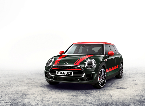 o Clubman John Cooper Works é alimentado pelo motor de quatro cilindros TwinPower Turbo com 231cv