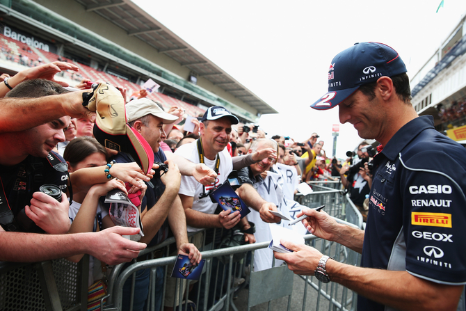 Webber diz que conduzir um Fórmula 1 hoje em dia é frustrante porque um piloto fica preso atrás de outro carro durante a maior parte da corrida