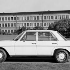 Mercedes-Benz 250 5-speed