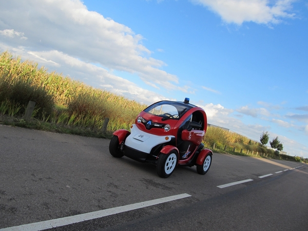 Le prototype de Twizy a été conçu pour intervenir rapidement, en attendant l’arrivée de moyens de secours plus conséquents.