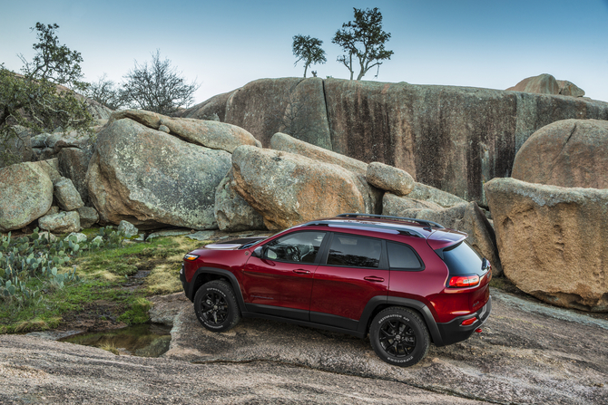 O Cherokee utiliza a mesma plataforma do Fiat Viaggio