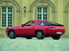 Porsche 928S