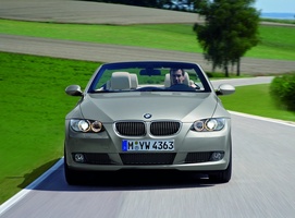 BMW 320i Cabrio Intense (E93)