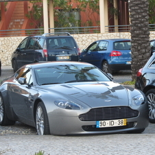 Aston Martin Virage Volante