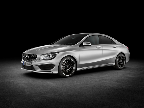 Versão de produção do CLA45 AMG será apresentada em Genebra