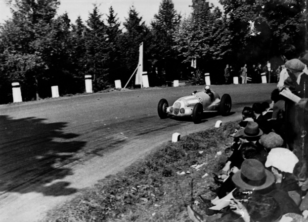 Mercedes leva o W125 original ao Goodwood Revival