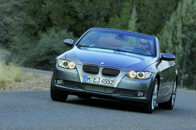 BMW 320d Cabrio Intense (E93)