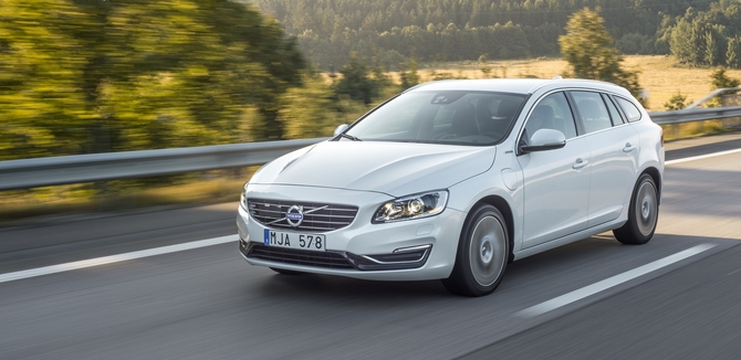 Volvo V60 D6 AWD Summum Plug-in Hybrid