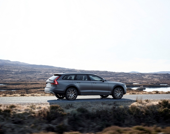 Volvo V90 Cross Country D4 AWD