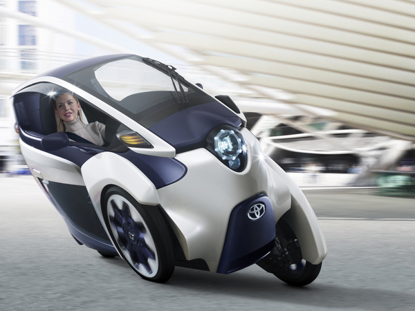 Toyota I-Road é claramente uma interpretação do conceito do Renault Twizy