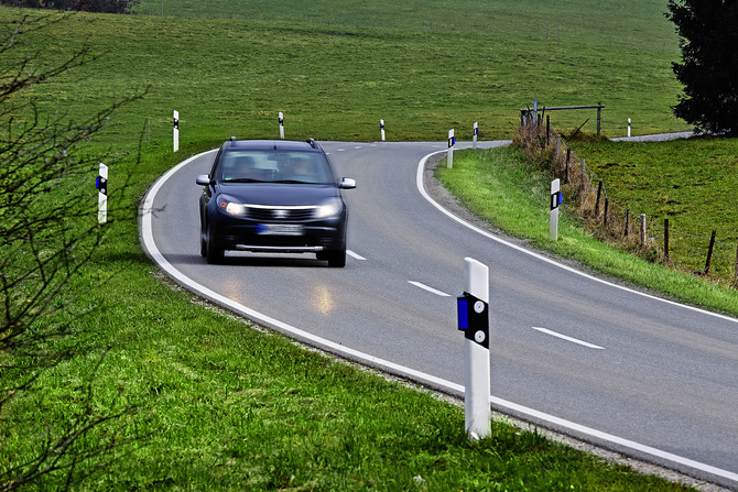 ADAC Unfallstudie: Junge Fahrer sind besonders gefährdet