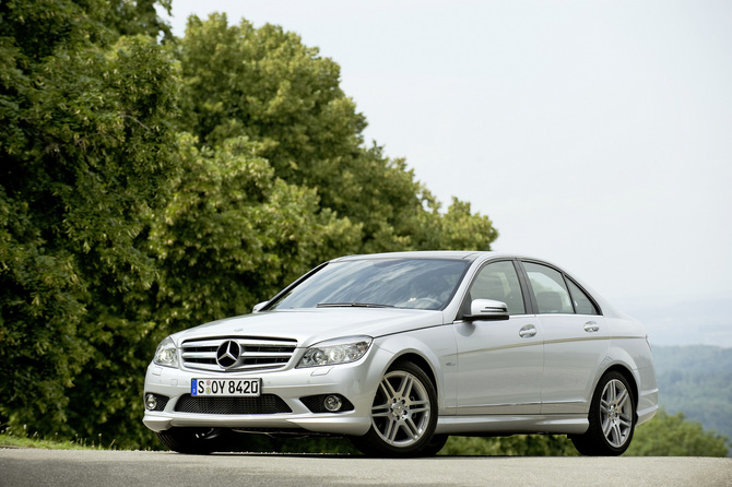 Mercedes-Benz C 180 CGI BlueEfficiency Auto