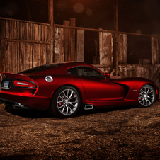 A SRT apresentou duas versões do modelo: o Viper  e o Viper GTS.