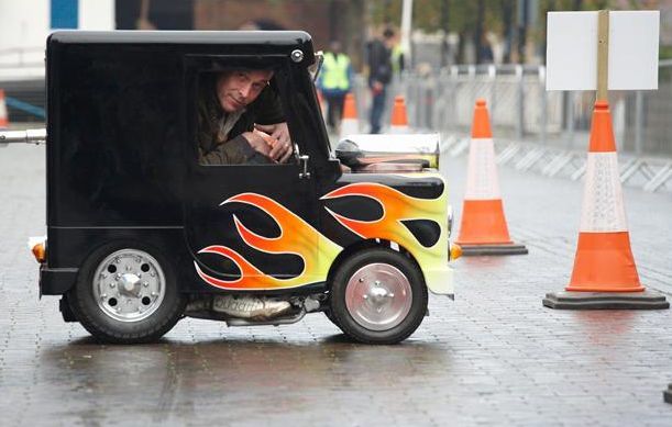 Será possível conduzir um carro tão pequeno?