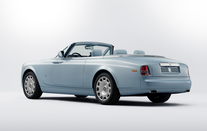 Rolls-Royce Shows Art Deco Inspired Cars in Paris