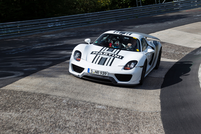 Le temps au tour du prototype Porsche 918 Spyder est l’un des meilleurs jamais enregistrés 