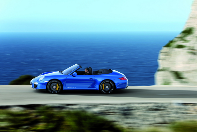 Porsche 911 Carrera 4 GTS Cabriolet