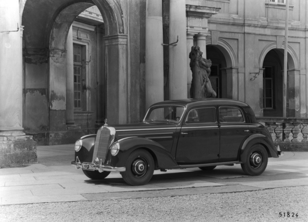 A Mercedes já produzia sedans de luxo muito antes do surgimento do Classe S