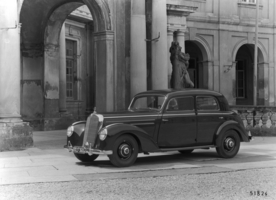 A Mercedes já produzia sedans de luxo muito antes do surgimento do Classe S