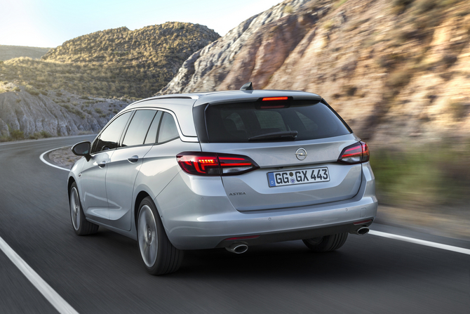 The new Astra Sports Tourer will be equipped only with the latest Opel engines with outputs ranging between 95 and 200hp