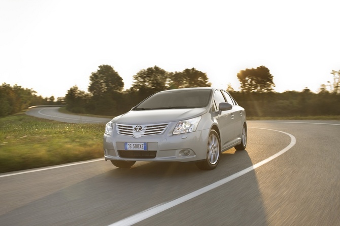 Toyota Avensis Sedan 2.0 D-4D 125 Sol