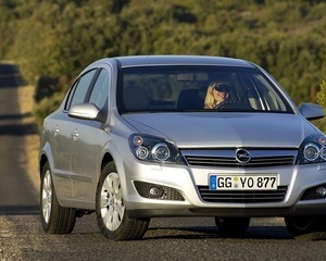 Astra Sedan 1.3 CDTI