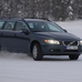 Volvo V70 T5 Kinetic vs Volkswagen Golf Variant 1.6 TDI Exclusive 4Motion