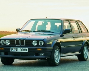 320i Touring