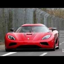 Koenigsegg Agera R - 402km/h fly by on the Nurburgring!